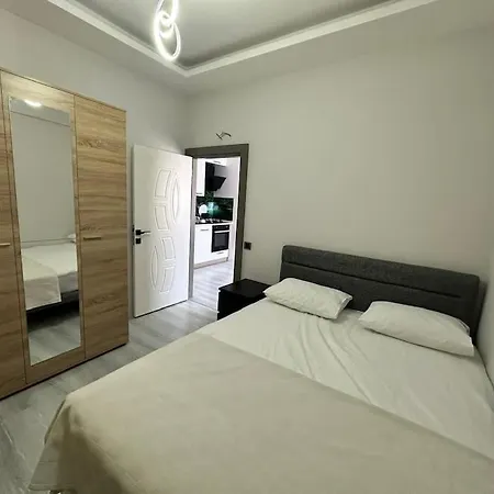 Denize Yakin Lueks *